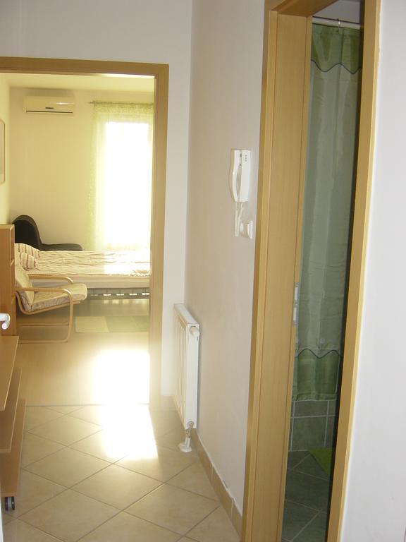 Club 218 Wellness Studio Шиофок Экстерьер фото